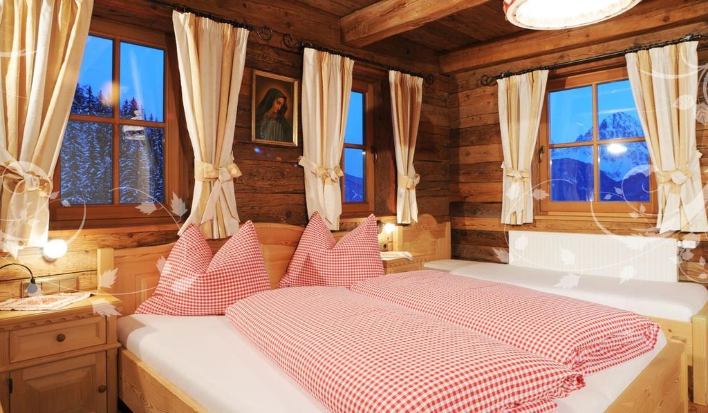 Glinzhof Mountain Natur Resort Agriturismo San Candido Habitación foto