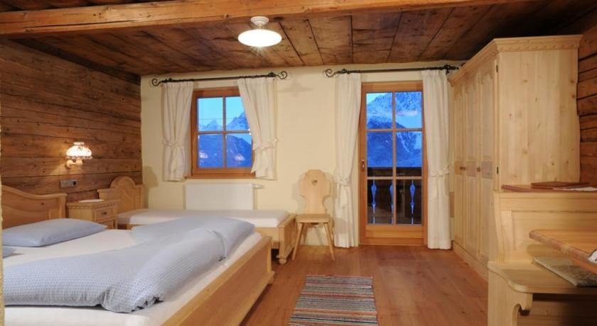 Glinzhof Mountain Natur Resort Agriturismo San Candido Habitación foto